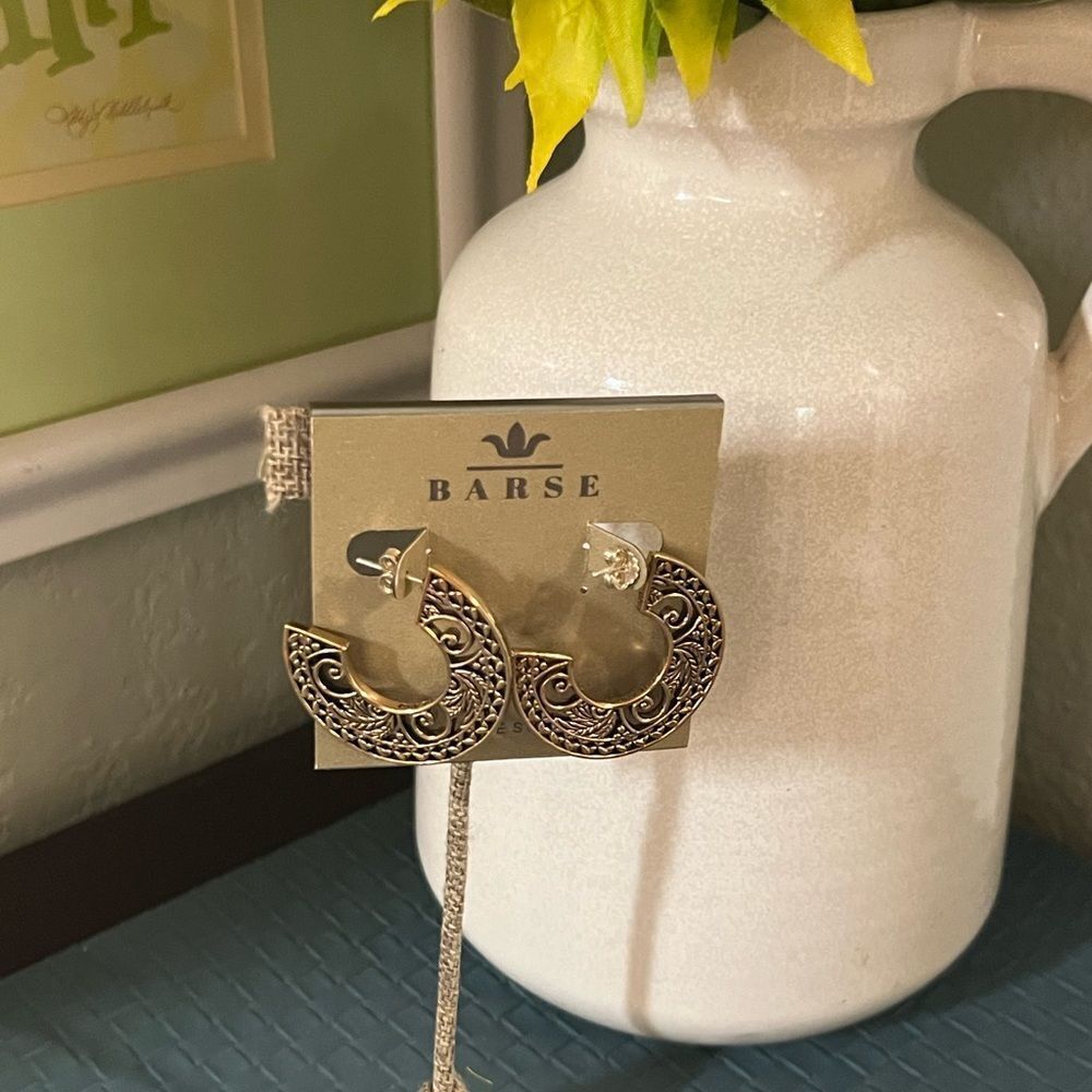 Studio Barse Elegant Gold Swirl Open Hoop. Earrings #BRER